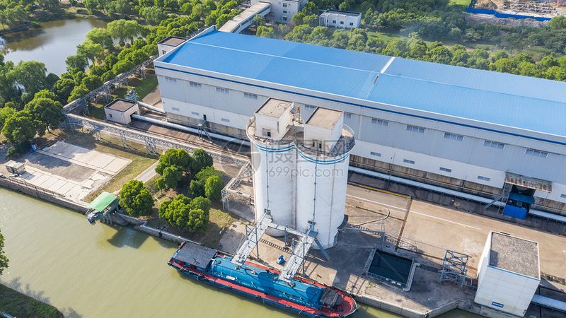 工业除尘器选型关键：布袋除尘器与静电除尘器有何区别？**